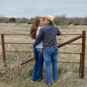 Meet your Posher, Macie